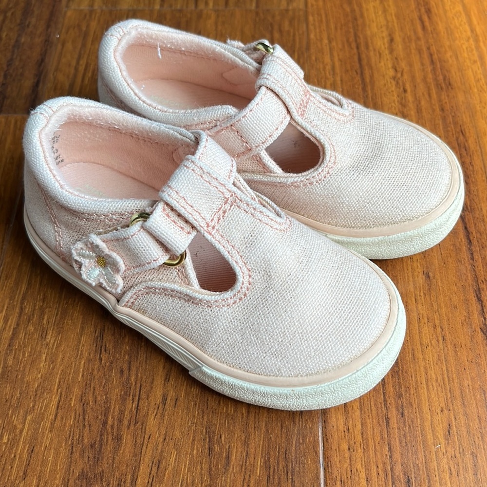 Keds Daphne t-strap in Rose Gold Sz 6